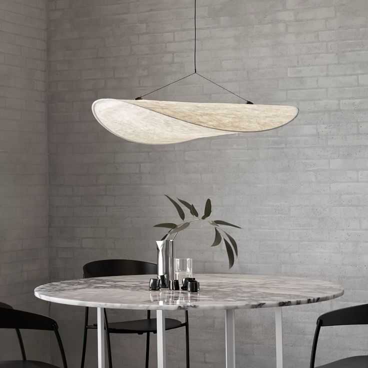 Cloud Form Pendant – Soft Minimalism in Motion